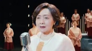 《囧妈》揭示中国式母子关系：妈妈要拼命掌控，孩子要奋力逃离