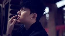 男友为什么对我适当化淡妆冷嘲热讽，隐隐透漏出不许我化妆的意思 。