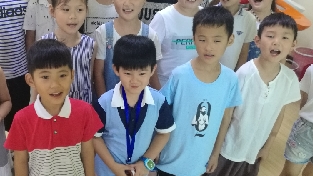 不要让孩子因电脑手机而弱化了大脑的运用