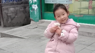 孩子的笑容从哪来？