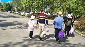亲子这样相处是合适吗？