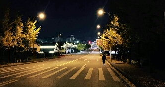不是现实击败了爱情，而是你的爱情脱离了现实