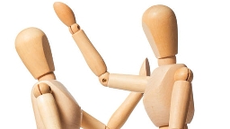 遇到爱吵架的爸爸妈妈，孩子真累心