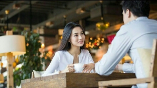 已婚男人到底该不该拥有红颜知己？