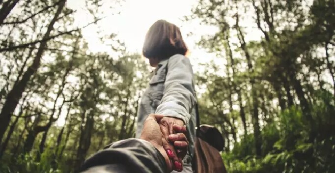 《巨婴国》：中国女人正在觉醒，中国男人还活在大清